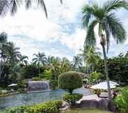 Kolam Renang 7 Cyberview Resort & Spa