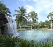 Kolam Renang 6 Cyberview Resort & Spa