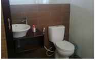 Toilet Kamar 3 Rimena House