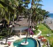 สระว่ายน้ำ 4 Palm Garden Amed Beach & Spa Resort