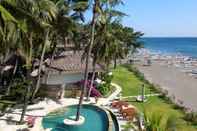 Swimming Pool Palm Garden Amed Beach & Spa Resort