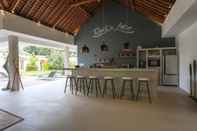 Bar, Kafe, dan Lounge Villa Papat