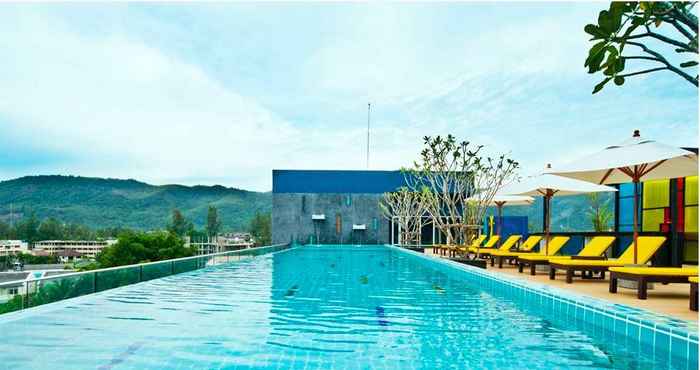 Swimming Pool Ratana Apart-Hotel at Kamala