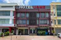 Luar Bangunan U & Me Hotel