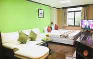 Bilik Tidur 3 Yellow Ribbon Hills, Boutique Suites