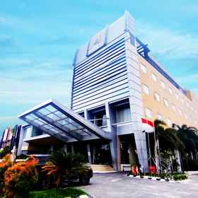 Exterior / Building 1 Royal Asnof Hotel, Pekanbaru Hotels