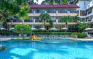Kolam Renang 3 Patong Lodge Hotel