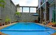 Swimming Pool 7 Hotel Surya Palace Syariah