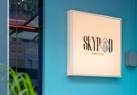 Exterior SKYPOD Hostel