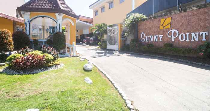 Bangunan Sunny Point Hotel