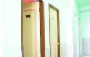 Toilet Kamar 6 Daylight Inn