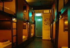 Bedroom 3 Chic Capsule Otel