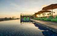 Kolam Renang 2 Zest Legian by Swiss-Belhotel International