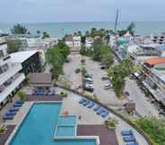 Swimming Pool 6 Jomtien Thani Hotel