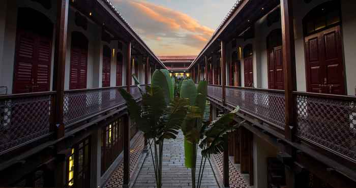 Bên ngoài Seven Terraces Hotel