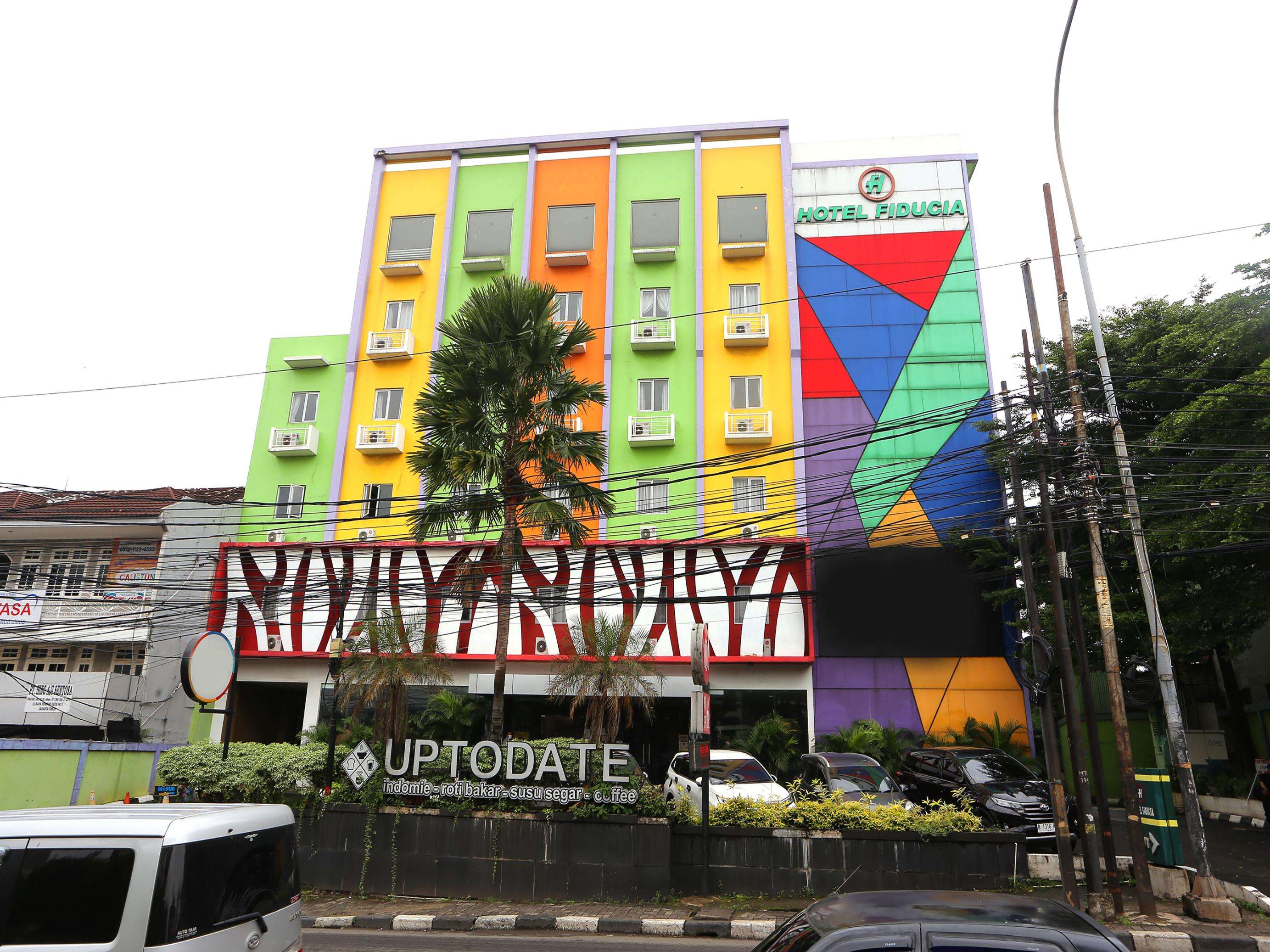 Harga dan Biaya Menginap di Townhouse OAK Hotel Fiducia Pondok Gede