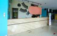 Lobby 6 Super OYO Townhouse OAK Hotel Fiducia Pondok Gede