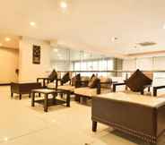 Lobby 4 Boss Suites Nana Hotel