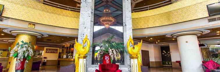 Lobby First Pacific Hotel and Convention