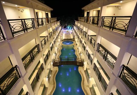 Exterior Golden Phoenix Hotel Boracay