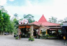 外観 3 OYO 563 Damar Mas Resort Lereng Kelud