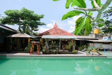 スイミングプール OYO 563 Damar Mas Resort Lereng Kelud