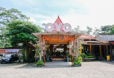 外観 4 OYO 563 Damar Mas Resort Lereng Kelud
