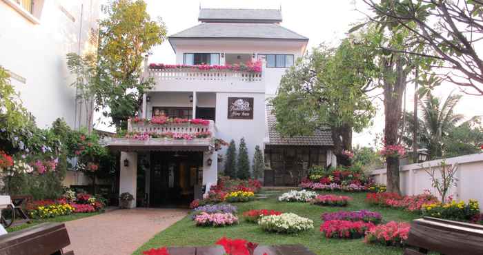 Exterior Rachamankha Flora House