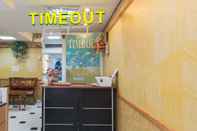 Lobi Time Out Hotel Beachfront