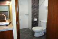 Toilet Kamar RedDoorz @ MJ Cuenco Avenue Cebu