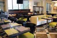 Bar, Cafe and Lounge Aruga Apartments by Rockwell Makati 