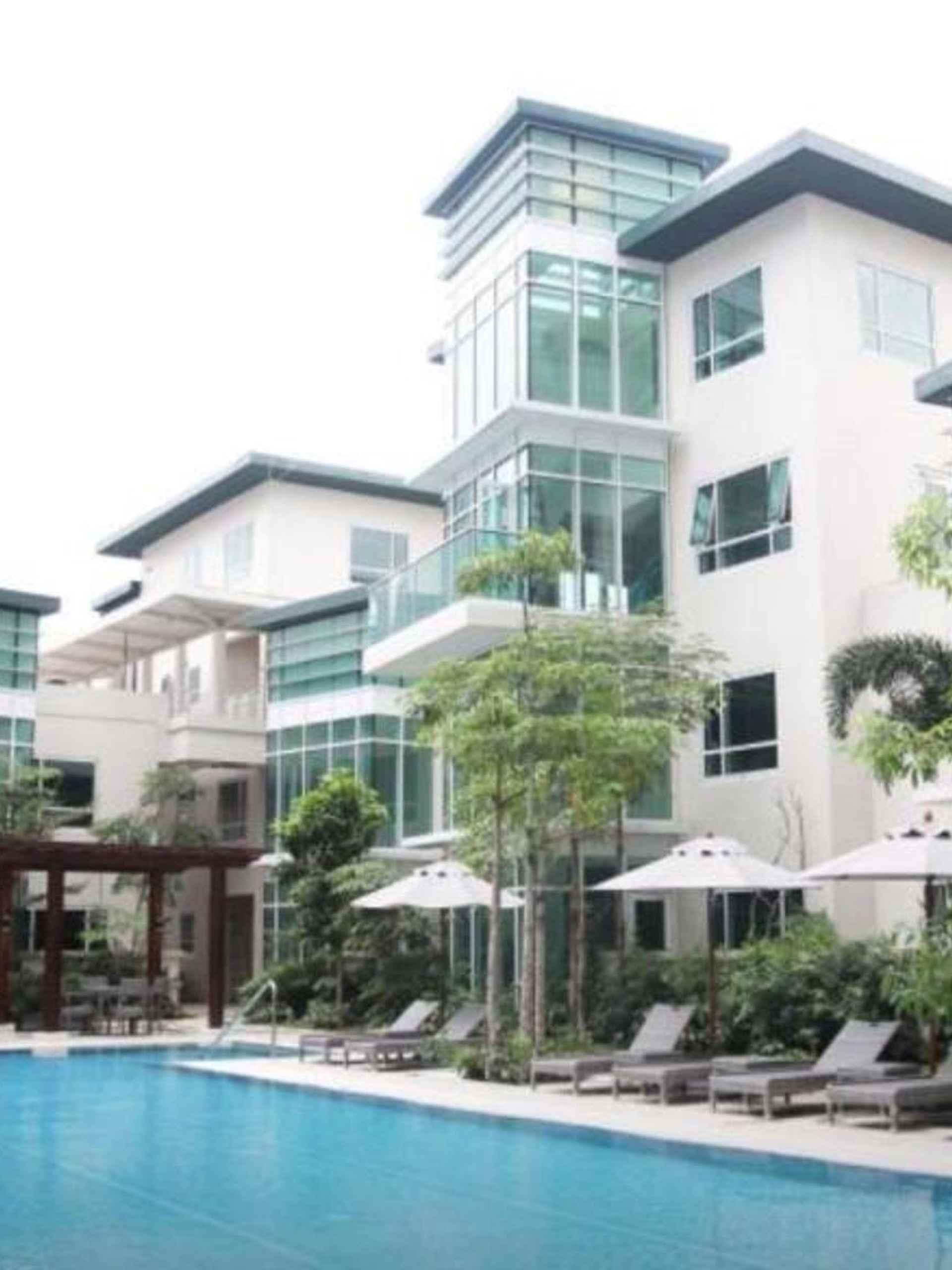 Kolam Renang Aruga Apartments by Rockwell Makati 