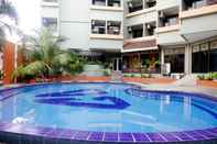 Swimming Pool OYO 805 Hotel Dyan Graha