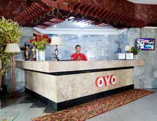 Lobi 2 OYO 805 Hotel Dyan Graha