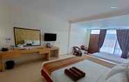 Bedroom 2 Hotel Maninjau Indah