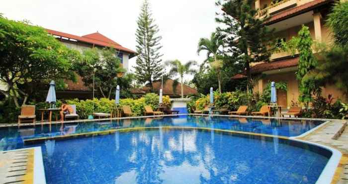 Swimming Pool Hotel Lusa Kuta Bali