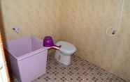 In-room Bathroom 3 Doria Homestay Pantai Carucok