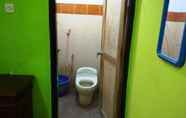 Toilet Kamar 5 Hotel Anda