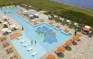 สระว่ายน้ำ 3 Solaire Resort Entertainment City