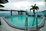 Kolam Renang Urban Travellers Hotel