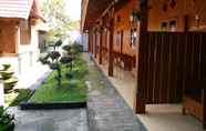 Bên ngoài 4 Tambora Homestay