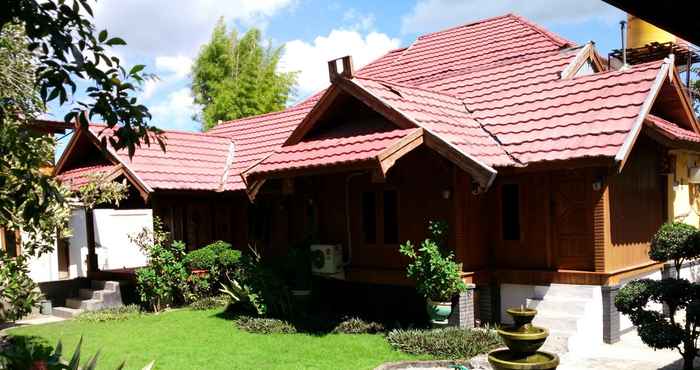 Exterior Tambora Homestay