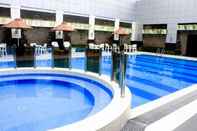 Swimming Pool Manila Grand Opera Hotel