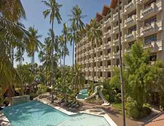 Bangunan 2 Costabella Tropical Beach Hotel