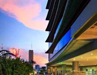 Lobby 2 Cebu Parklane International Hotel