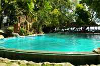 Swimming Pool Pantai Kencana Hotel