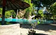 Swimming Pool 3 Pantai Kencana Hotel