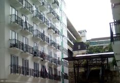 ロビー 4 Jarrdin Apartment Cihampelas by KENARI