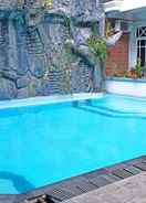 SWIMMING_POOL 