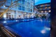 Swimming Pool Grand Kecubung Hotel Pangkalan Bun